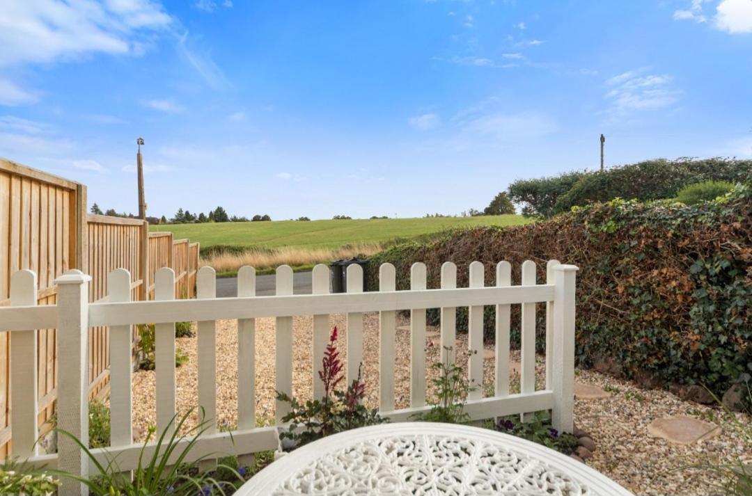 Cottage On The Common Great Malvern Esterno foto